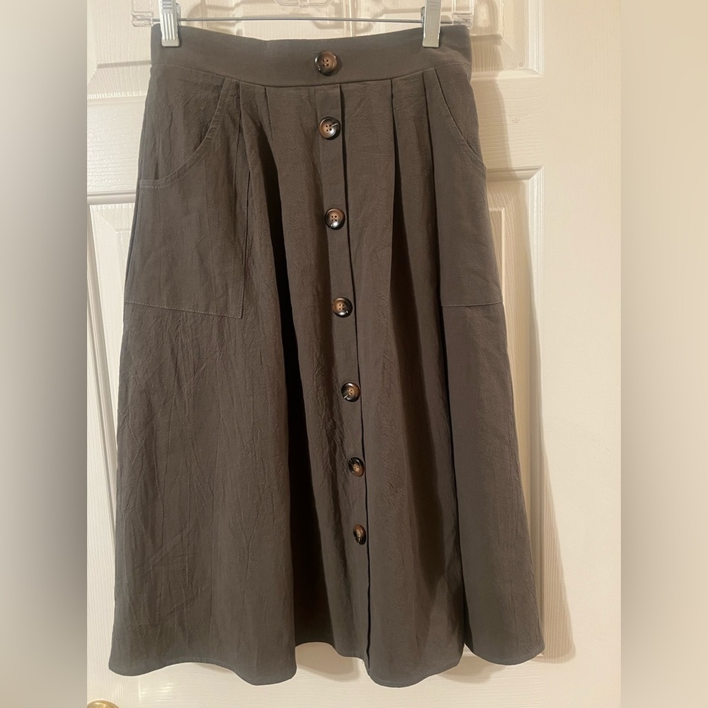 NWOT Women’s Olive Green High Waist Button-Down A-Line Midi Skirt Size Small